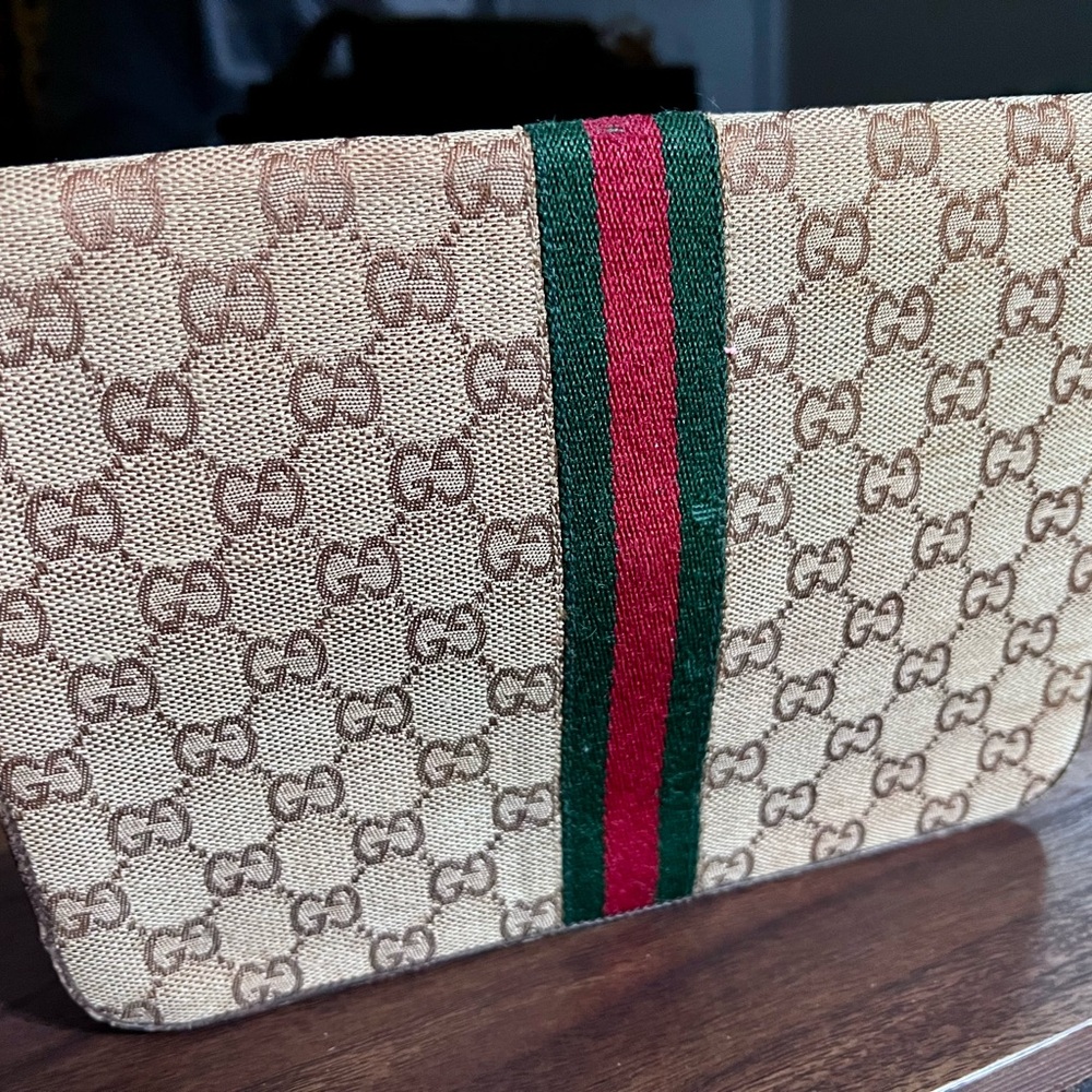 🔥🔥Gucci Tan Monogram Clutch/Shoulder Bag/Crossed- body with Red and Green Stripe - Picture 8 of 16